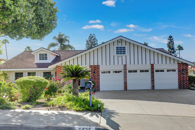 Home - Amazing Villa-Styled Home in Canyon Crest