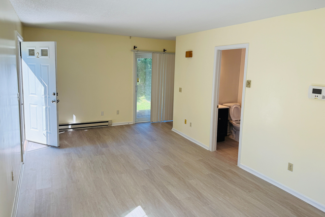 lvr - 2 Bedrooms-Townhouse for Rent In A Quiet Area In Waterbury