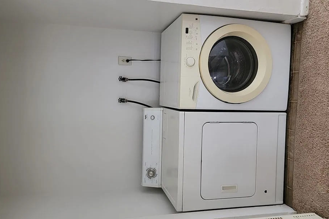 Laundry - Roomate wanted House