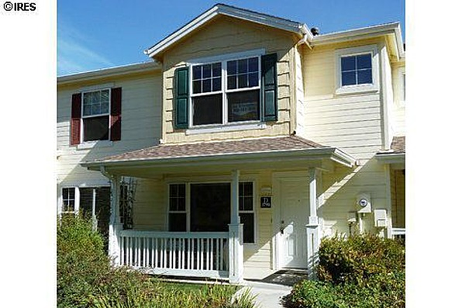 Front (west) - Sunny Colorado Ave Townhouse near CU East Campus