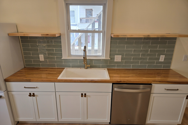 1 - Amazing & Updated (4BR)