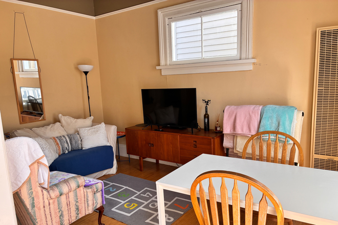 living room - Serene 1-Bedroom Lower Pacific Height Fillmore
