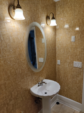 Bathroom - Basement Apartment Rental