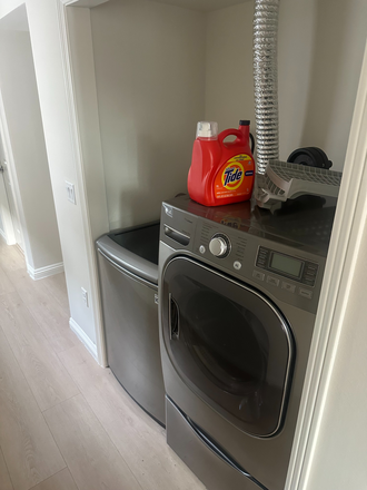 Washer and Dryer - Private Room Near CDU – Utilities Included House