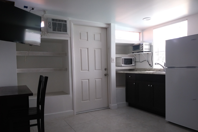 room - Efficiency Room for Rent House