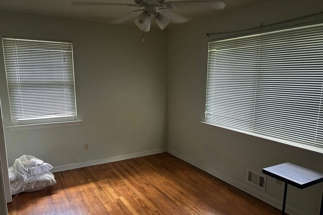 Room for rent - 2br/1ba House in Belvedere Park