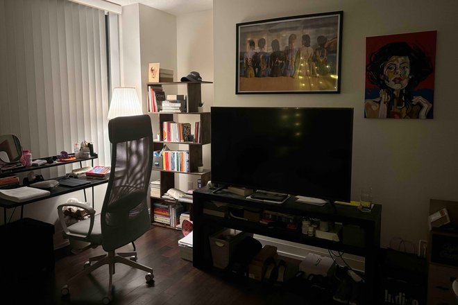 bedroom - 1 Furnished Bedroom with ensuite washroom in shared condo