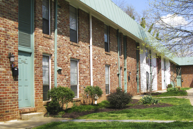 Exterior 2 - Oxford Hill Apartments