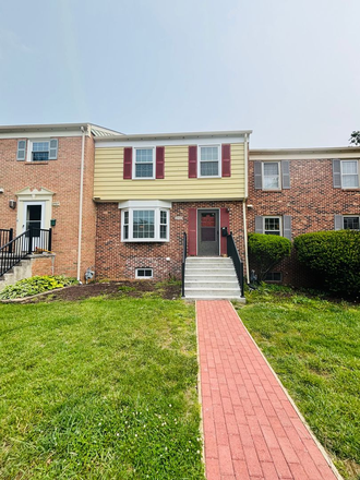 - 3 Bedroom 2 Full Bathrooms 2 Half Bathrooms Townhouse