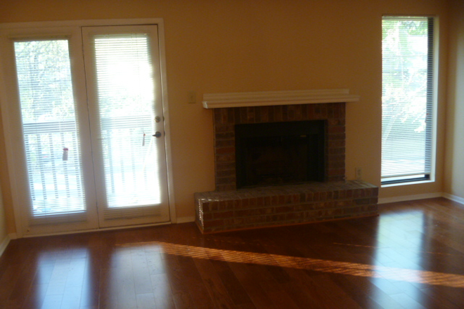 access to patio - Tuxworth Springs - 2 Bedroom / 2 Bathroom Condo for Rent