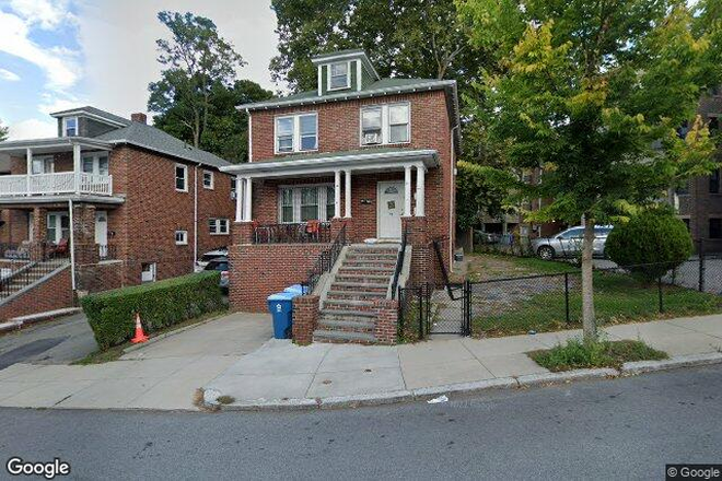 Exterior - 1+ Rooms for Sublet right near B Line