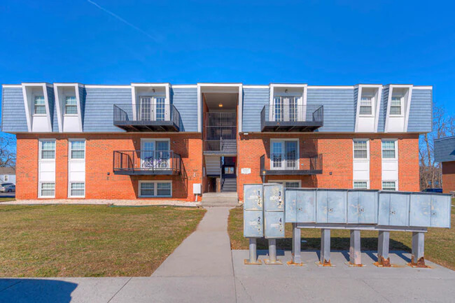 Outside Street View - 500 Broce Dr (Stonegate Apartment) / Fall Sublet