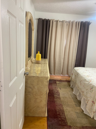 Bedroom - Furnished 1BR, private bath, Study Room. Shared kitchen, light cooking. Laundry. 35 min to campus. House