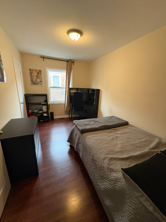 Bedroom - view from door - 1 Furnished Bedroom in 4-Bedroom House in Kensington Market