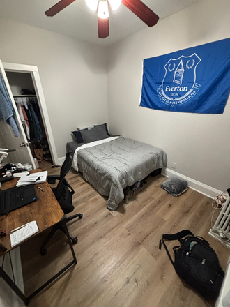 Bedroom for sale - Housing near campus