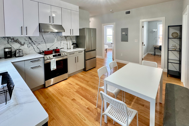 Call NOW for showings! 617-236-8600 - HILLSIDE ST - NEW CONSTRUCTION SPLIT 3BR FOR 4 PPL W/ 2 LUXE BATHS, IN UNIT LNDRY, TNDM PRKNG, EIK! Apartments