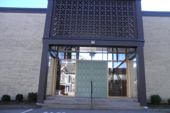 Building entry - Spacious 2nd floor 2 bed, 2 Bath apartment close to campus and Wayland Square. Available 01/26!