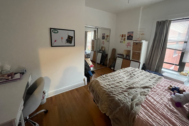 Bedroom - Apartment close to campus