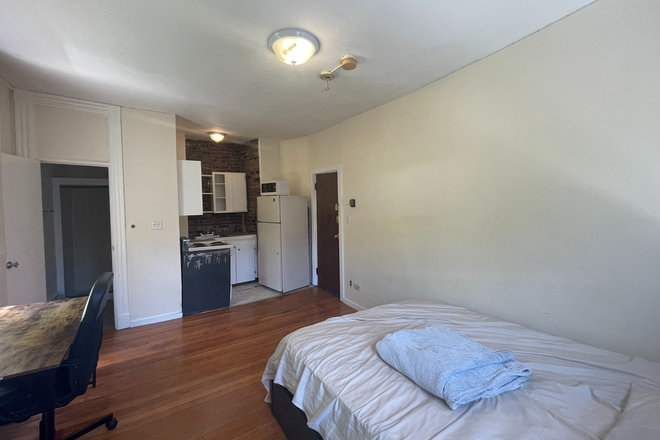 Kitchen - Studio in North End No Brokers Fee Apartments