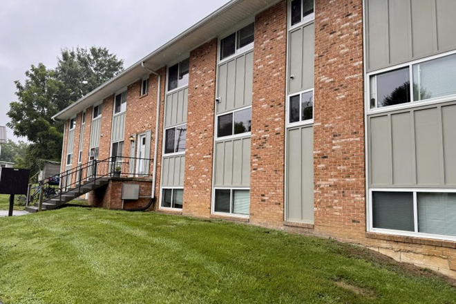 - Renovated Apartment Close to VT