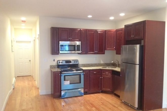 Call NOW for showings! 617-236-8600 - MAVERICK ST - MODERN 2BR/1BA NEAR MBTA BLUE LINE *AVAIL NOW* W/ LNDRY IN BLDNG, DW/DISP, OPEN LAYOUT