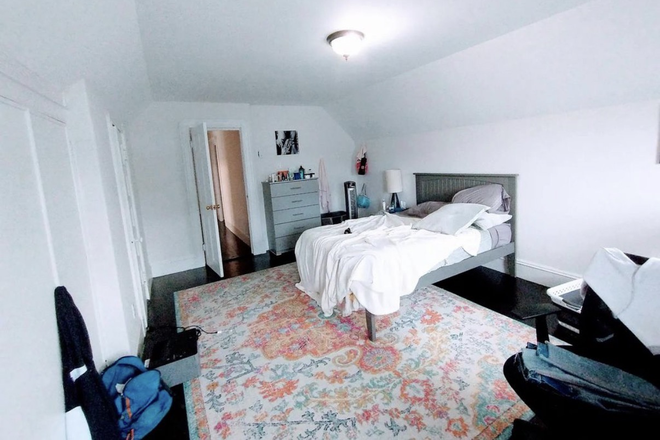 - - JUNE 2027 APARTMENT AVAILABLE NEAR TUFTS