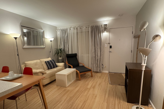 Liv room area - Cute 1bd Prime Gourmet Ghetto, Walk to UCB