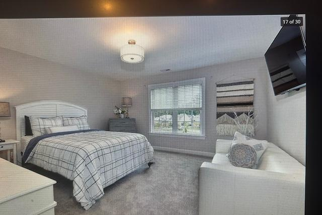 upstairs bedroom - 5275 Salzman Street, Convenient to W&M, and all of New Town in desired Shirley Park