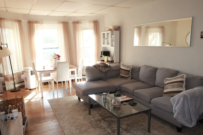 A - 3 bed with living room in best location Apartments