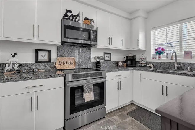 Kitchen - Shared condo in Highgrove Community