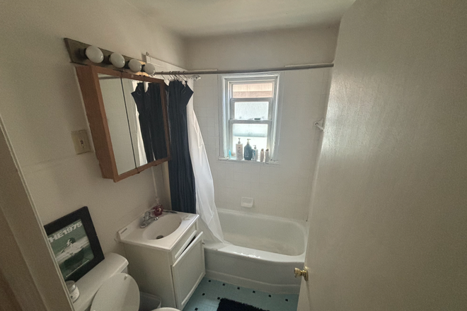 bathroom - Granite Apartments on 451 N Grant St