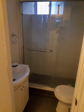 Bathroom - One Bedroom in large (1550 sqft) Lower Level 4-Bedroom Apartment in the Annex, Utilities included