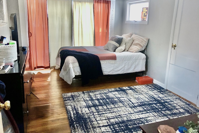 Bedroom #3 - 1 minute walk to Coventry Lake