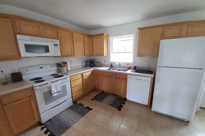 Upper level Kitchen close up - Fully furnished house with three rooms for rent. Males only.