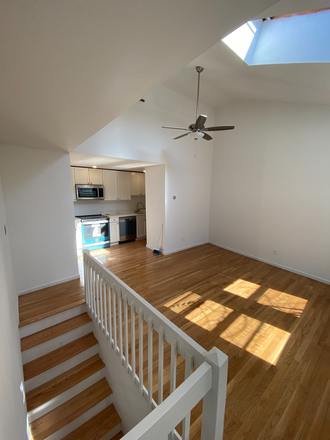 Hub Realty - Brighton, newly renovated 3 bedroom duplex Apartments