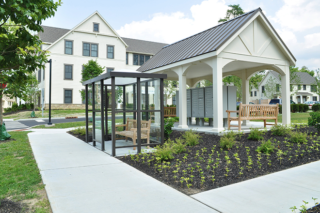 The surrounding environment of the apartment and the nearby shuttle stop. - Relet:1BR apt for PU Faculty/Staff only-Stanworth Lane-Princeton