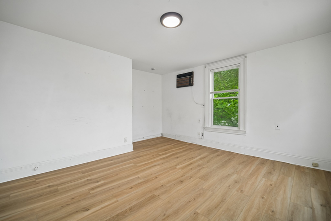 Bedroom - Perfect SH Student Rental House