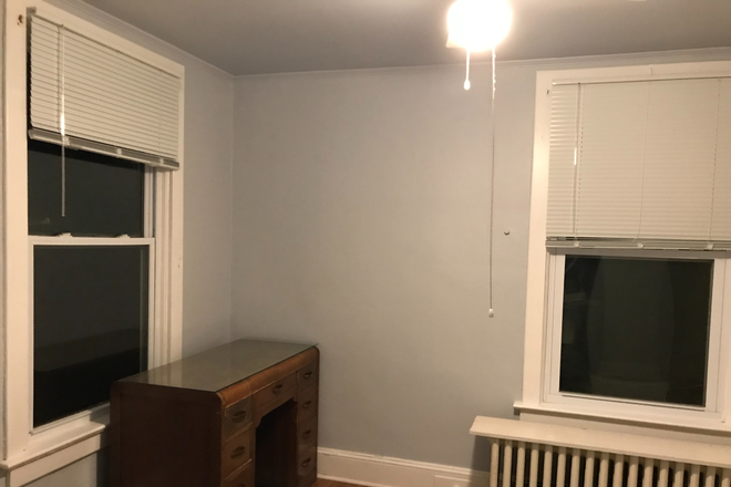 bedroom - Furnished room2- Apartment C, 28 Wilton St-Princeton