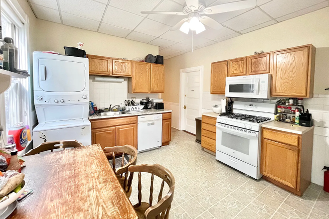 Text (774)365-8421 for more info!!! - **NO BROKER FEE** 4 Bed 2 Bath MISSION HILL *FULLY EQUIPPED* Apartments