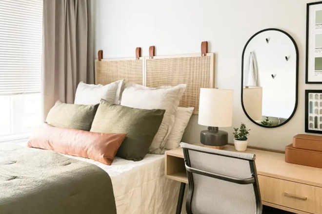 Bedroom with window, desk, bed, closet - Yugo Skybox: 4 bed 2.5 Bath, close to campus! Apartments