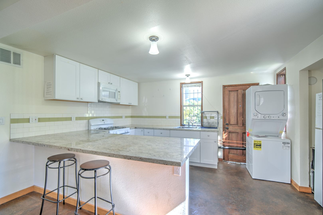 - 2225 Blake - 6BR/2.0BA