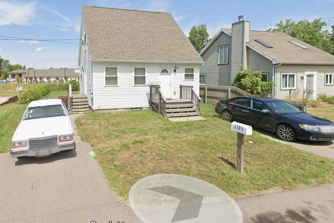 House - Grad Student Studio Style Apartment (single occupancy, fully furnished, available April 1st)