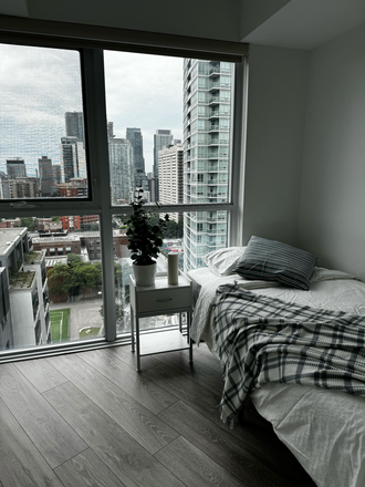 Standard Bedroom 1 - Private Room + Shared Bathroom - Wellesley St