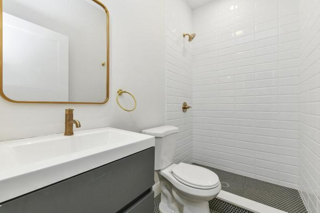bathroom - 3 Bed 2 Bath Modern Apartment