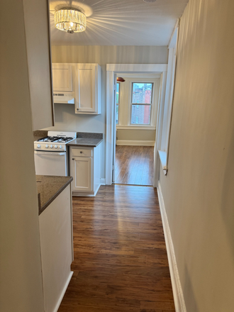 Call NOW for showings! 617-236-8550 - HANOVER ST - *NO FEE* SPLIT 2BR FOR 3 PPL AVAIL *12/1/2025* W/ LNDRY IN BLDNG, HEAT INC IN NORTH END Apartments