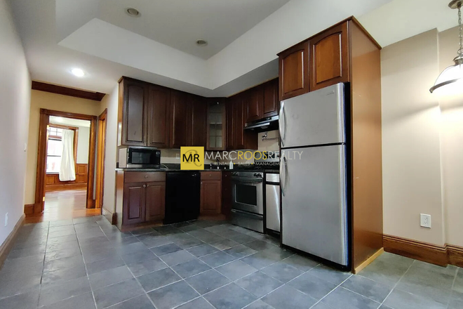 Call NOW for showings! 617-236-8600 - STRATHMORE RD - *NO FEE* HUGE 4BR FOR *9/1/2026* W/ H&HW INC, 2 BATH, PRKNG, BLCONY, ROOF DECK, DW