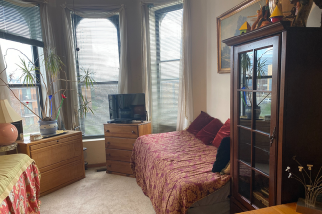 Bedroom - Bed - LARGE STUDIO OR ONE BEDROOM FOR RENT Apartments