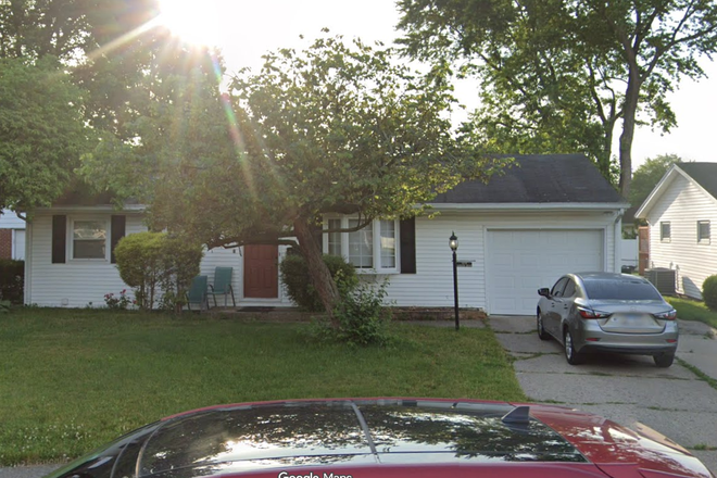 House, Streetview - House close to campus, Rent: $533.33 per person monthly