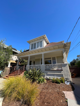 Front yard - 2621 Regent Street Unit B, 2 bed 1 bath apartment near campus