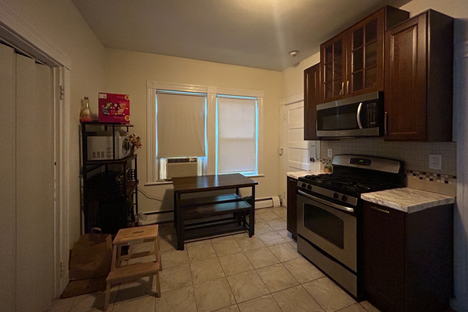 kitchen - Apartment in Newton